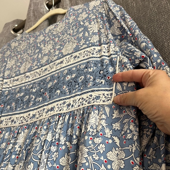 R. Vivimos Floral Blue & White Bohemian Dress - long sleeve, tie front - Large - Picture 12 of 15